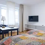 Apartment Khodai *
