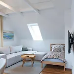 דירה Khodai