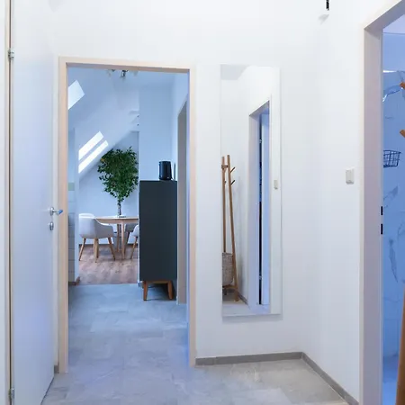 Apartment Khodai *