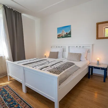 Khodai Apartman *